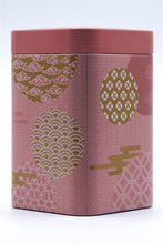 Lade das Bild in den Galerie-Viewer, TEEDOSE, ECKIG, LITTLE GEISHA, JAPANISCHES MOTIV, ROSÉ
